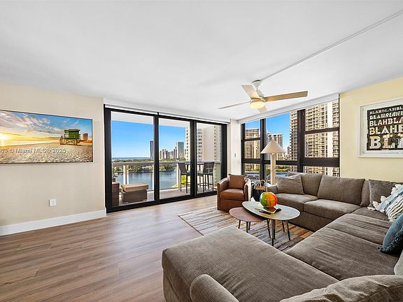 5th image of 20515 E Country Club Dr APT 1248