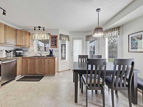 4th image of 104 Riverside Pl NW