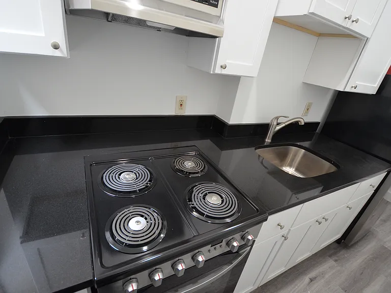 111 Peterborough St #2 — Photo 6