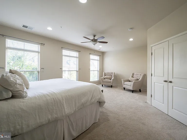 7822 Tilghman St — Photo 15