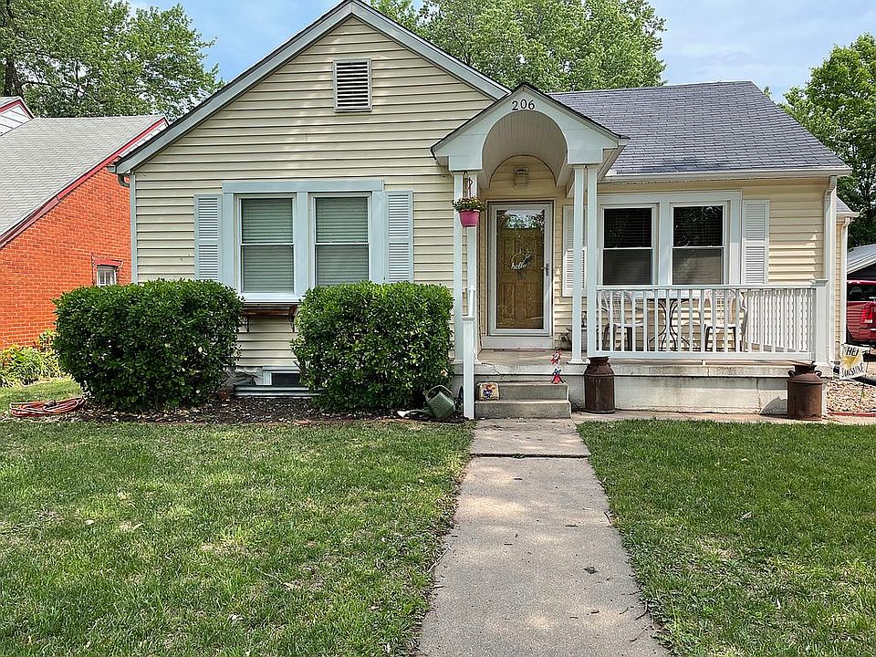 1st image of 206 W 18th Ave