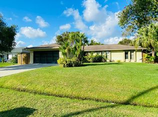 955 SE Brookedge Ave, Port Saint Lucie, FL 34983