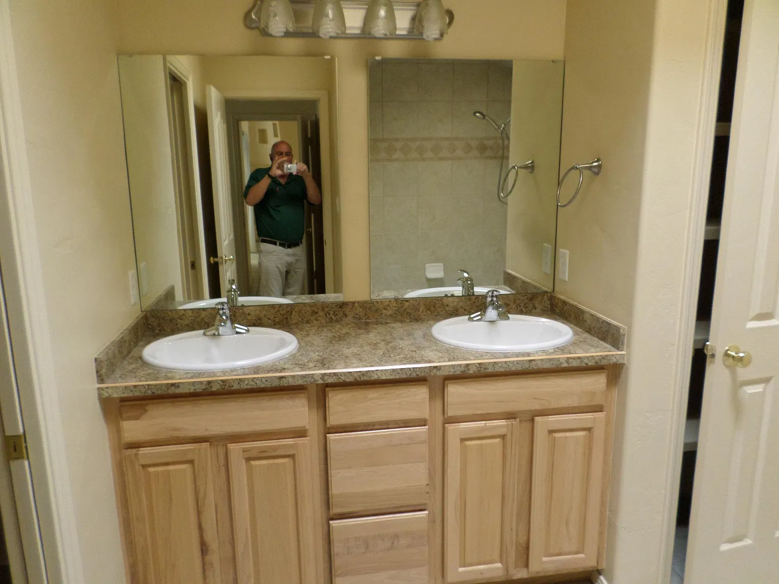 3 bed, 1750 sqft, $1,600 — Photo 2