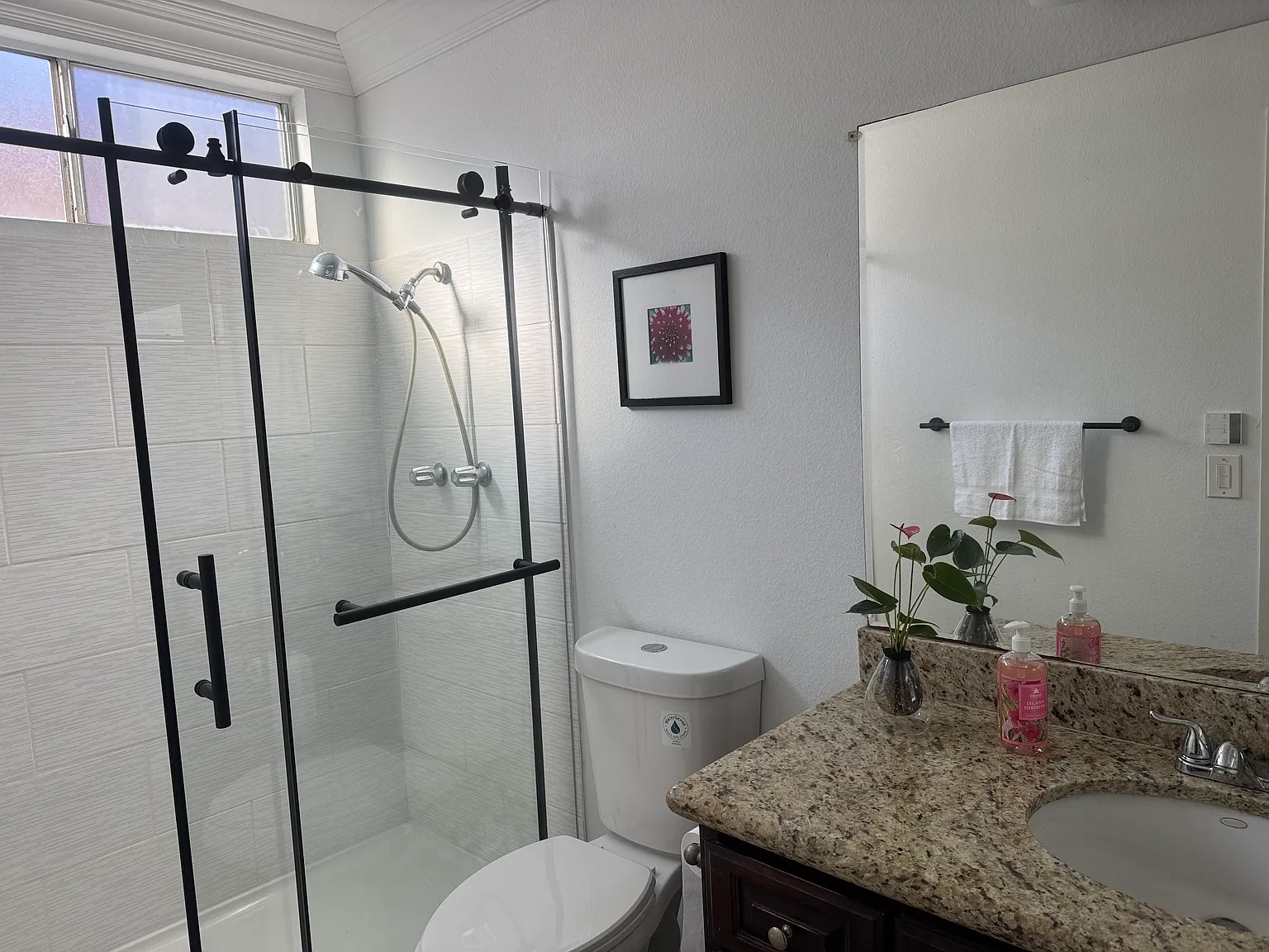 1095 Stillwell Ave — Photo 4