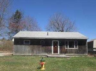 8 Deer Pond Dr, Leicester, MA 01524