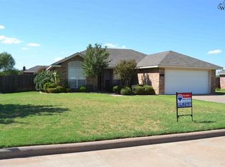 109 Garrett St, Burkburnett, TX 76354
