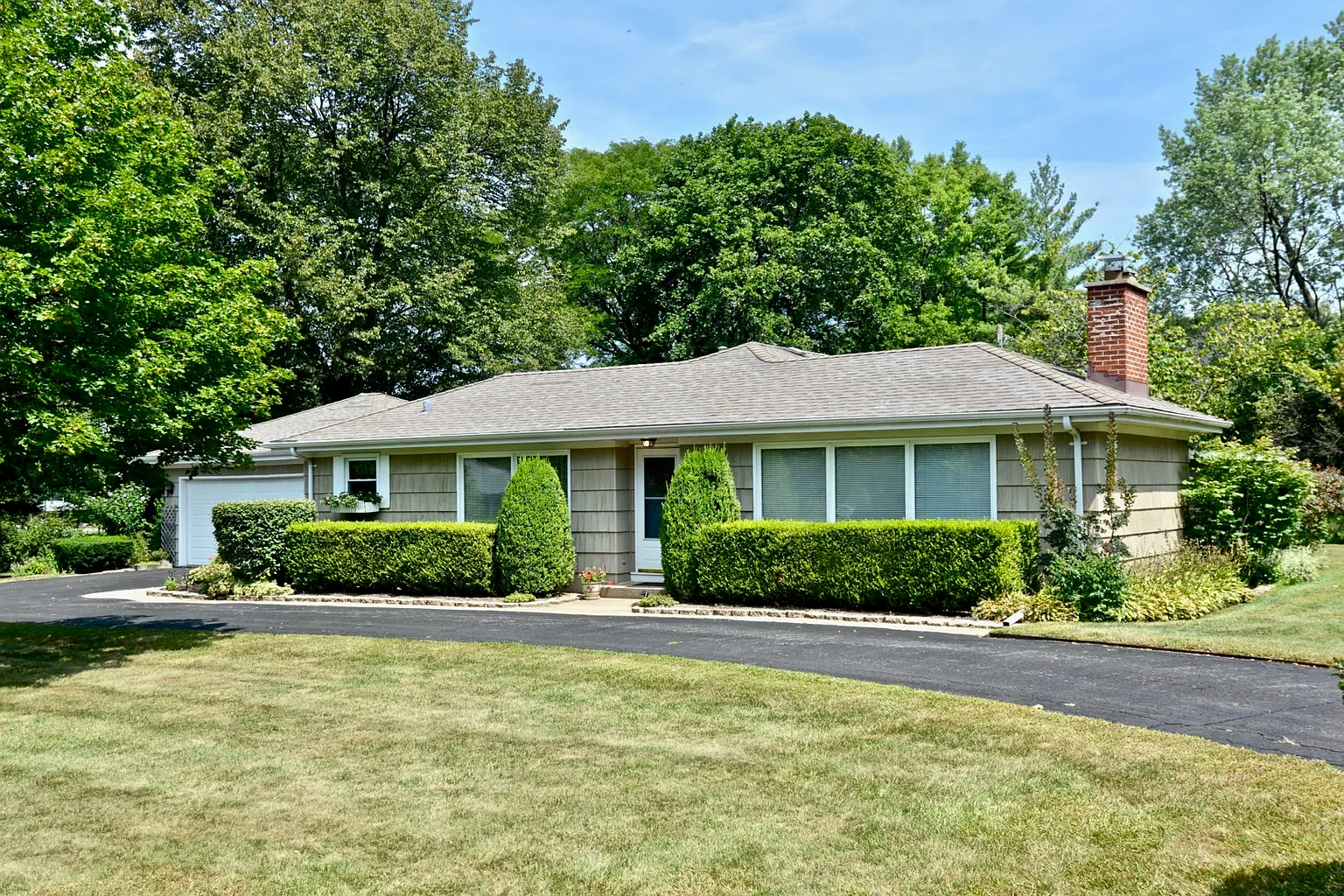 1748 60th St photo 1