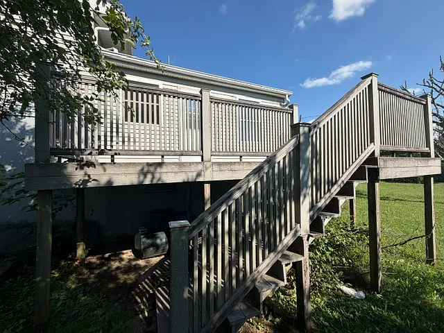 421 S Mountain Blvd — Photo 2