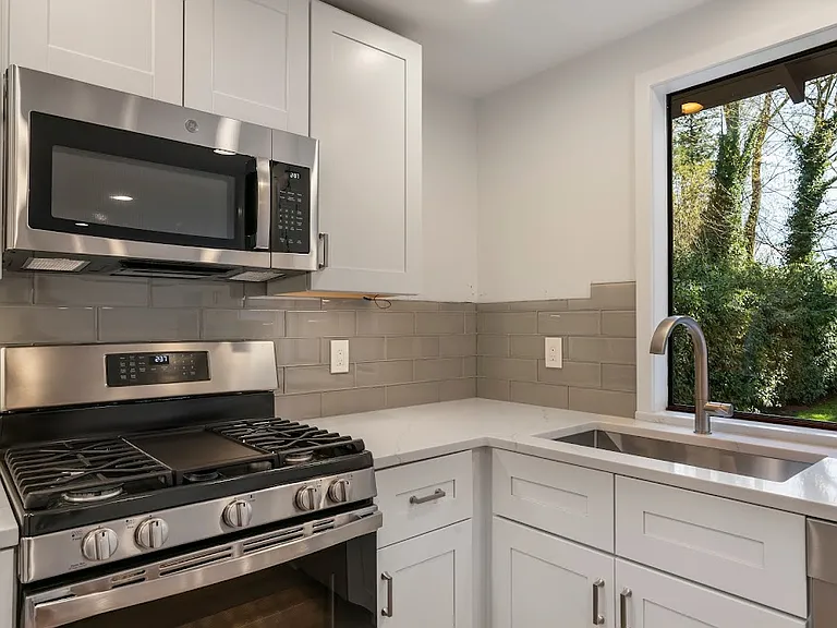 2213 Sahalee Dr W — Photo 6