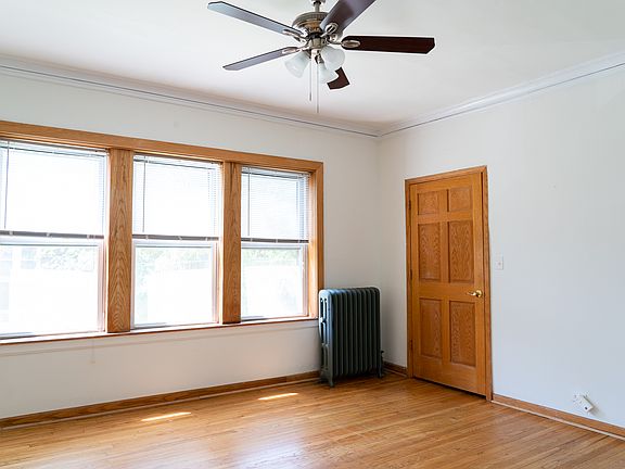 5th image of 2616 W Gunnison St APT 1