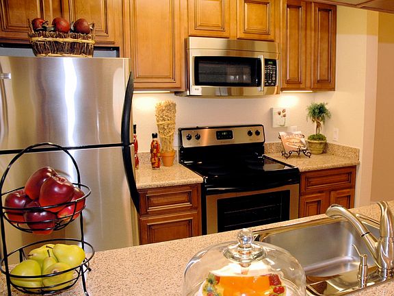 4th image of 324 Catalpa St APT 111