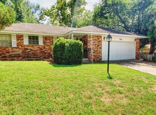 928 Crown Dr, Edmond, OK 73034