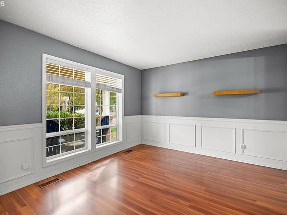 4th image of 41753 NW Buckshire St