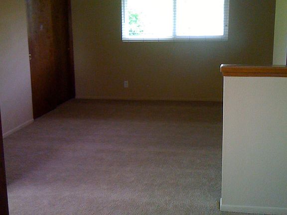 4th image of 10676 Albany Cir #1