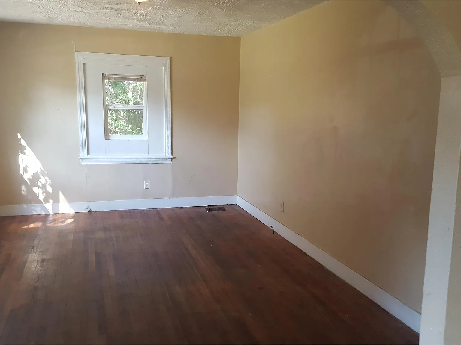 5168 Lurline dr - 1 — Photo 2
