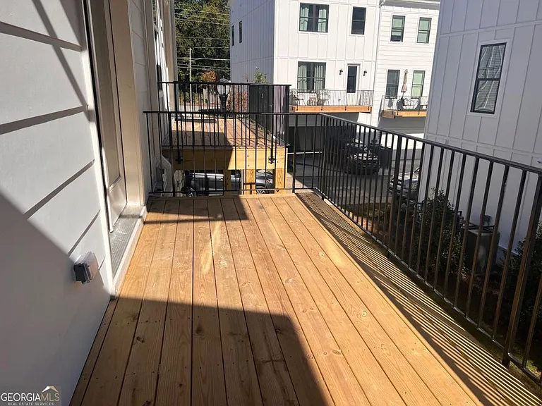 2011 Oak Ln NW — Photo 7