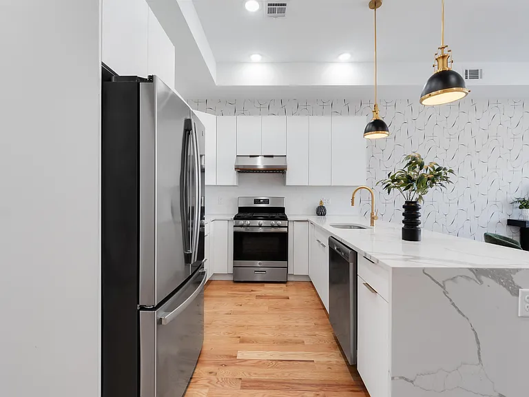 94 Van Horne St #2 — Photo 4