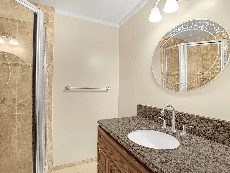 1102 Oakhorne Dr — Photo 6