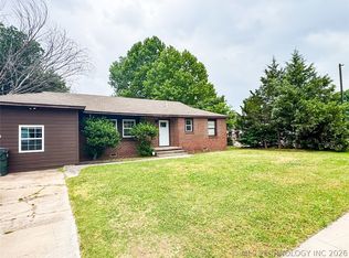 817 S Hickory St, Sapulpa, OK 74066