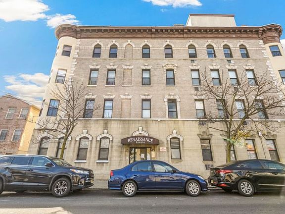 2nd image of 518-524 Kennedy Blvd #3E