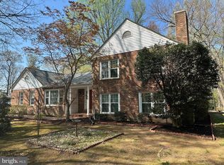 11104 Loran Rd, Great Falls, VA