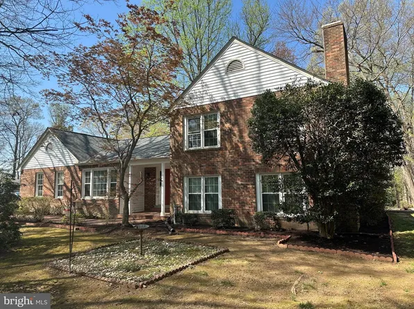 11104 Loran Rd, Great Falls, VA 22066