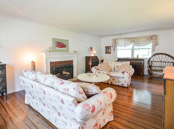 4th image of 2884 Redbarn Ln