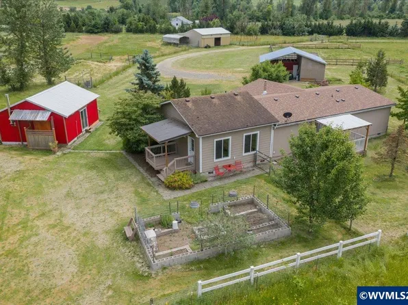 39096 Shelburn Dr, Scio, OR 97374