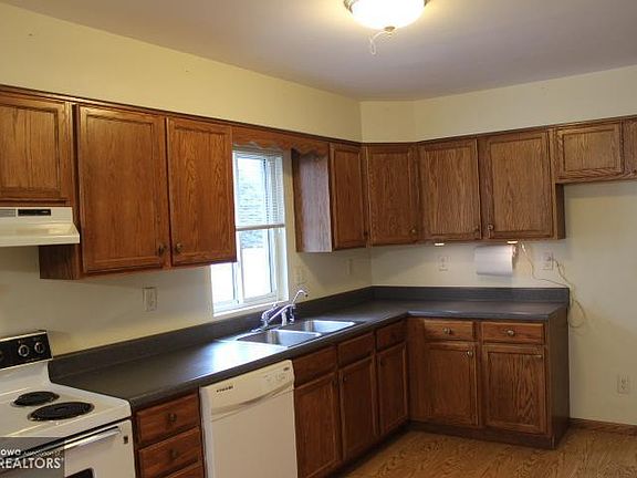 3rd image of 519 East St