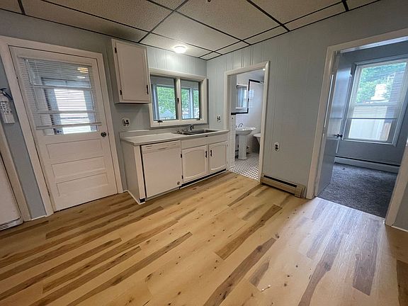 4th image of 345 Houghton St Floor 1