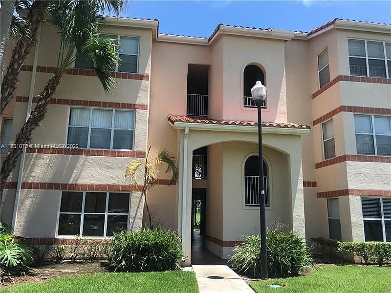 1st image of 3390 Pinewalk Dr N APT 1033