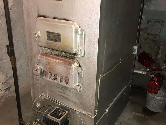 3rd image of 434 E Diamond St