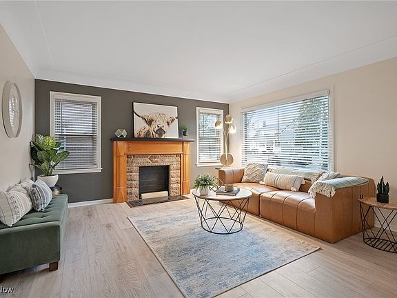 4th image of 19601 Locherie Ave
