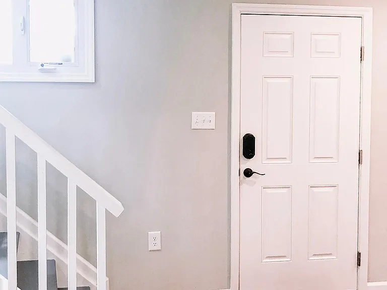 (Unit #3|2-Bed/1.5-Bath|First & Second Floor): First Floor Entryway