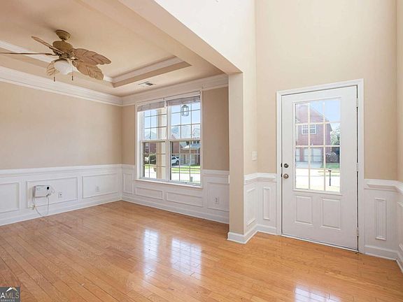 5th image of 4825 Silver Leaf Dr