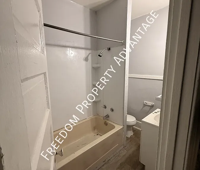 224 N Main St #7 — Photo 3