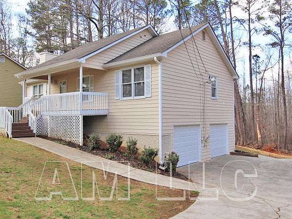 2nd image of 401 Oak Landing Cir