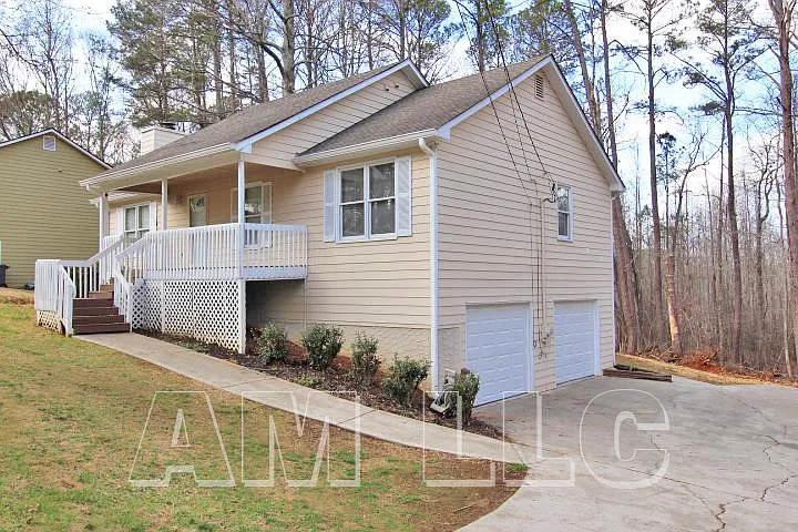 401 Oak Landing Cir — Photo 2