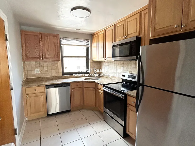 7320.5 N Ridge Blvd #2E — Photo 5