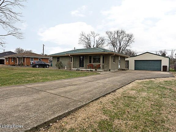 4th image of 229 Douglas Dr