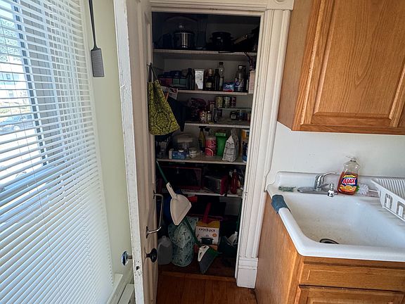 4th image of 239 Leonard St N #239