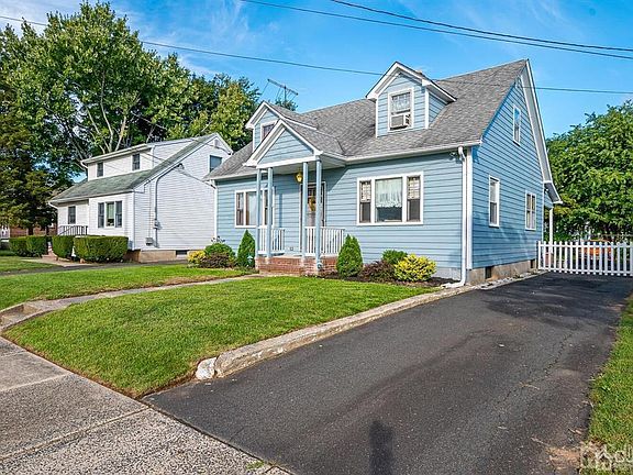 3rd image of 208 N 8th Ave