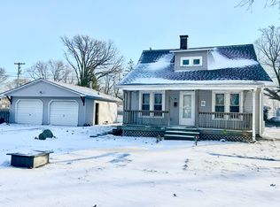 202 S 2nd St, Fisher, IL