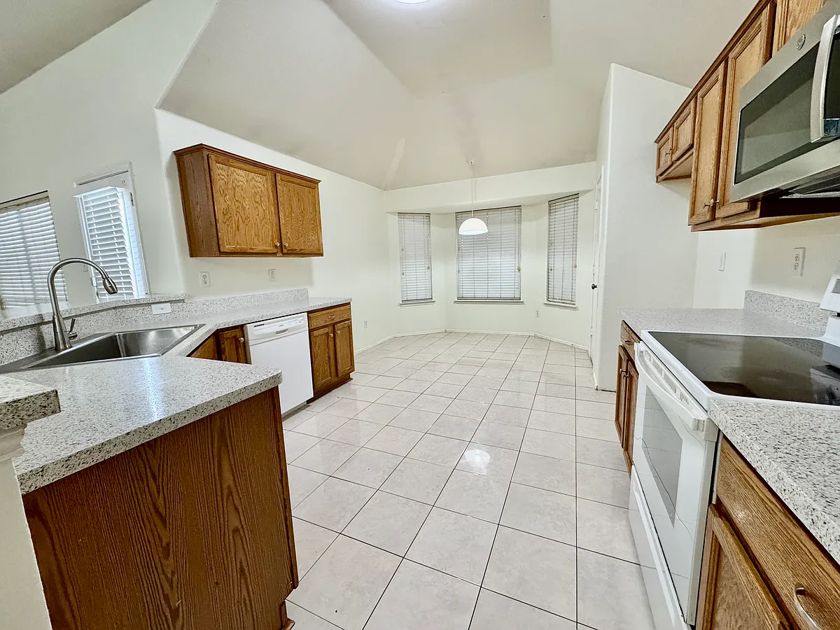 Building Photo - 1203 Mertis Dr