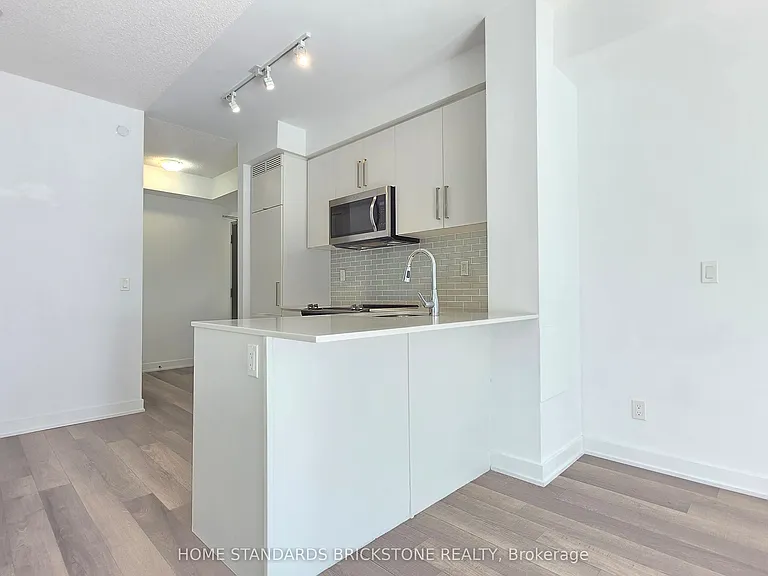5180 Yonge St #512 — Photo 7