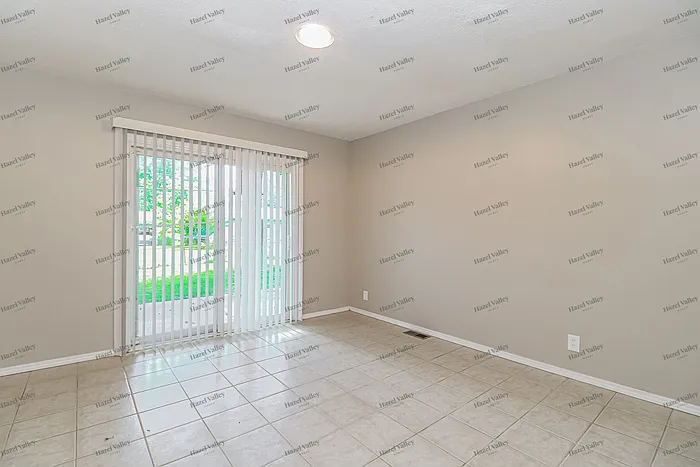 2370 Palm Dr — Photo 6