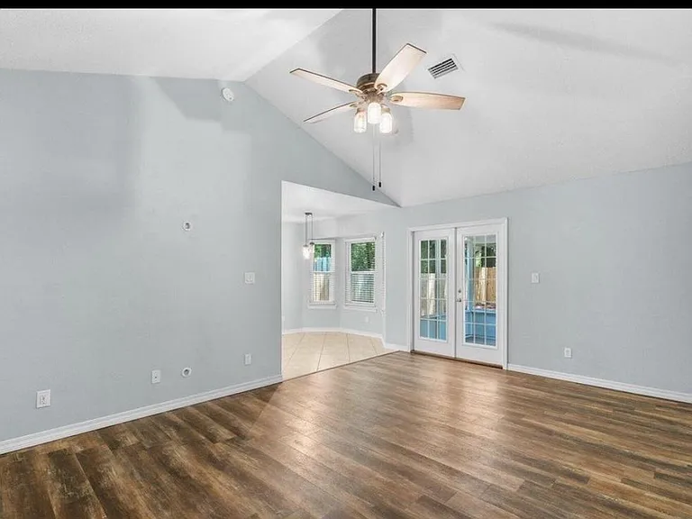 116 Fairoaks Dr — Photo 6