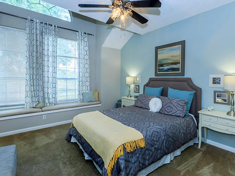 Summerlake Apartments — Photo 22