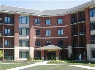 GREAT FOUNTAIN SQUARE LOCATION!!! 