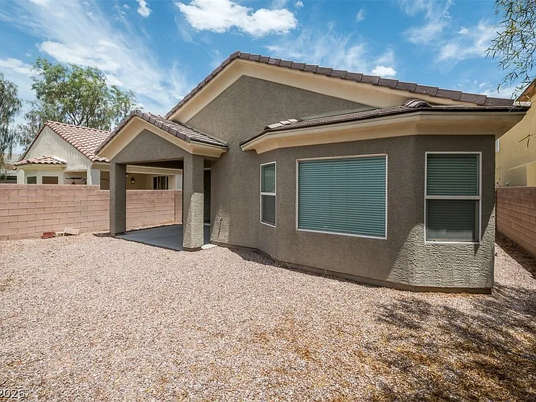 8229 Oakshire St — Photo 24
